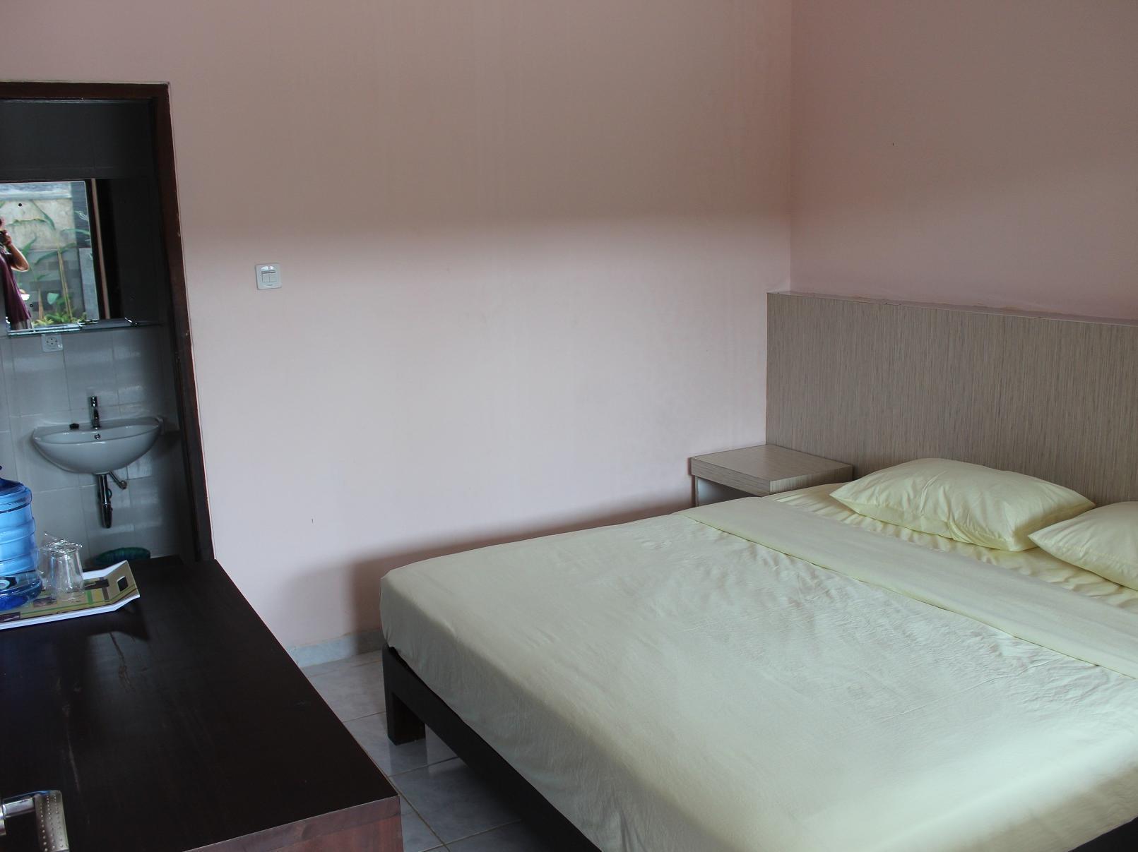 Holiday Beach Inn Пангандаран Екстериор снимка