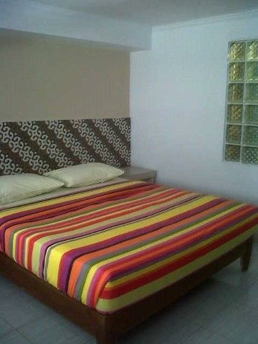 Holiday Beach Inn Пангандаран Екстериор снимка